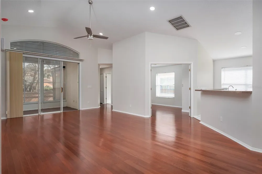 717 LIGHTHOUSE DRIVE Tarpon Springs, FL 34689