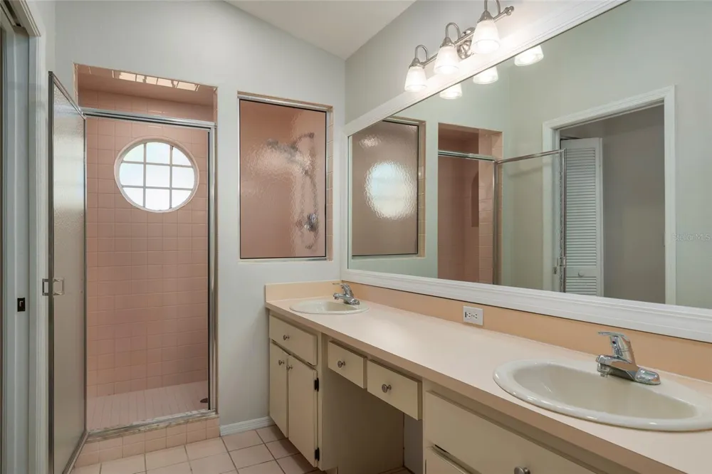 717 LIGHTHOUSE DRIVE Tarpon Springs, FL 34689