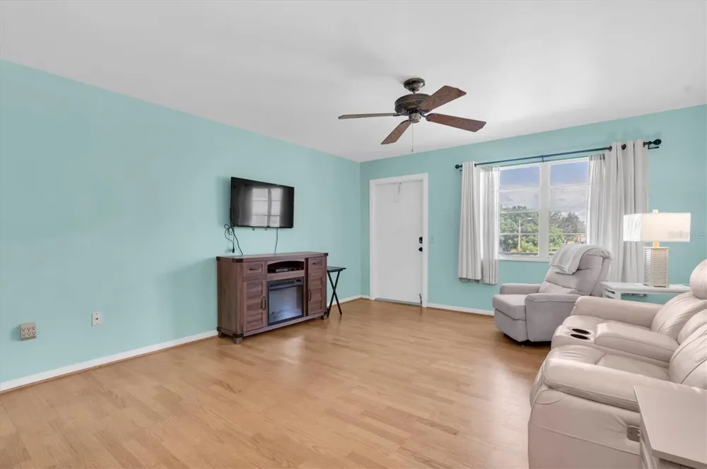 1900 59TH AVENUE #212 St Petersburg, FL 33714