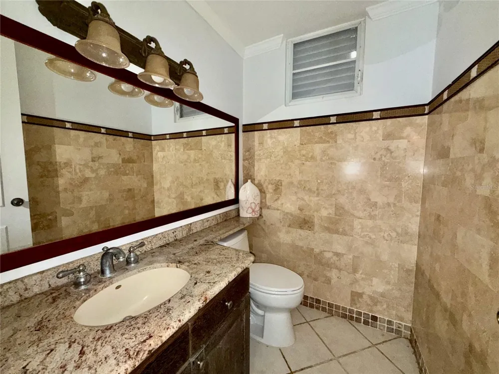 834 CALLE 3 #B13 Guaynabo, PR 00971