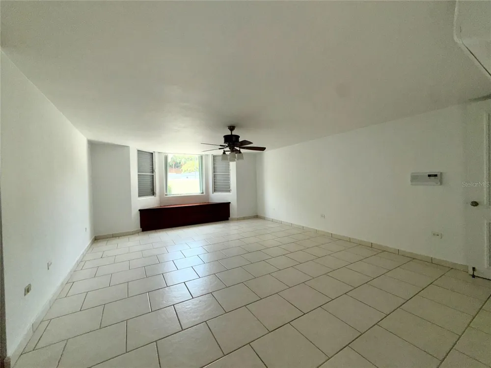 834 CALLE 3 #B13 Guaynabo, PR 00971