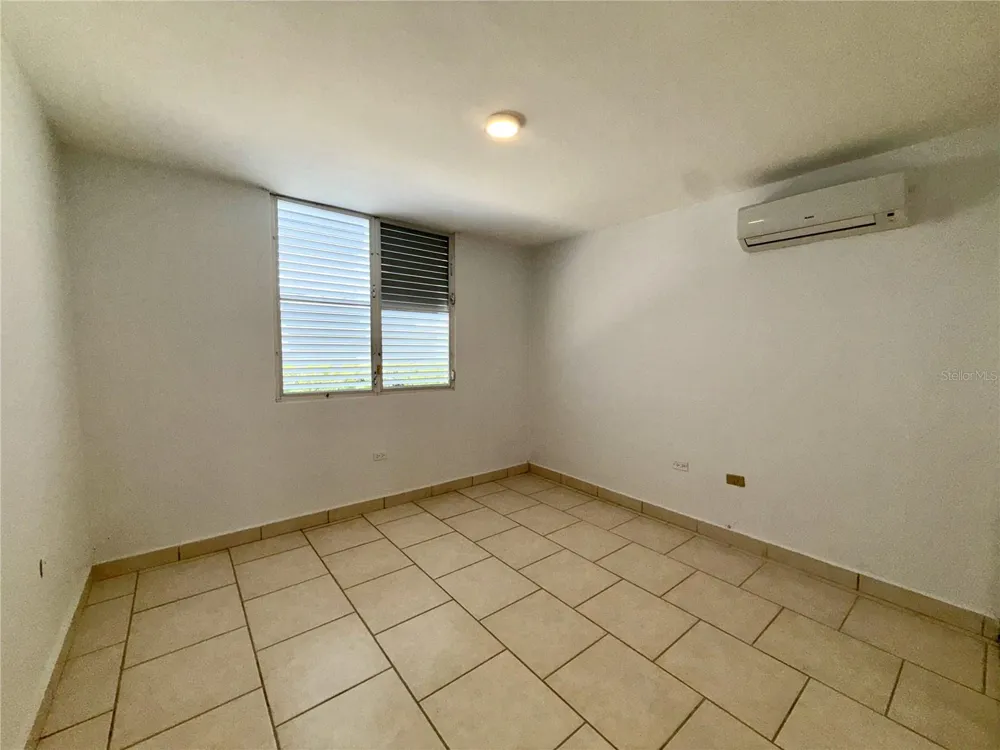 834 CALLE 3 #B13 Guaynabo, PR 00971