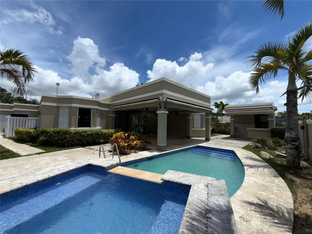 834 CALLE 3 #B13 Guaynabo, PR 00971