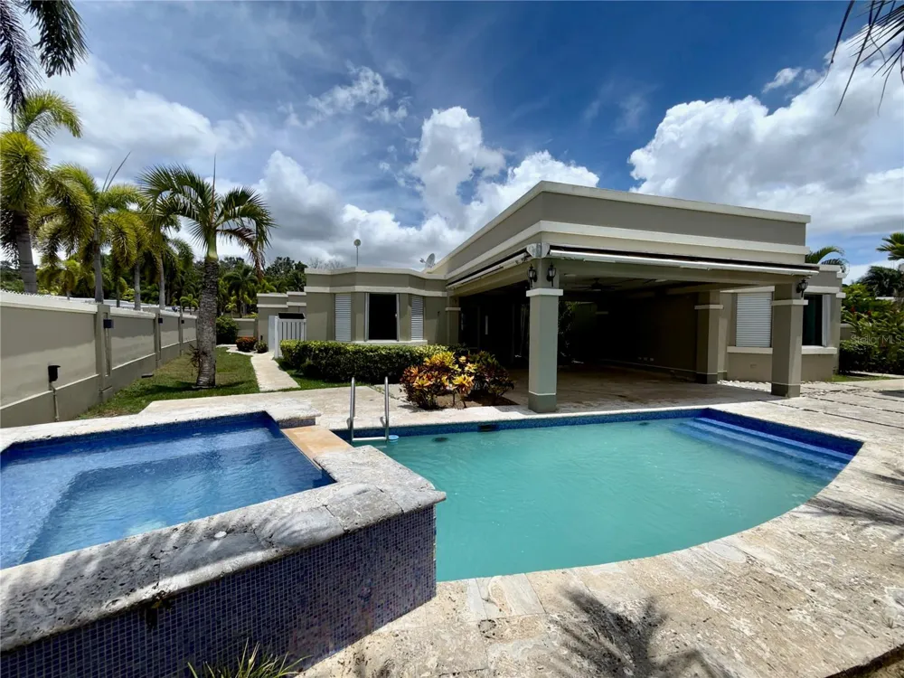 834 CALLE 3 #B13 Guaynabo, PR 00971