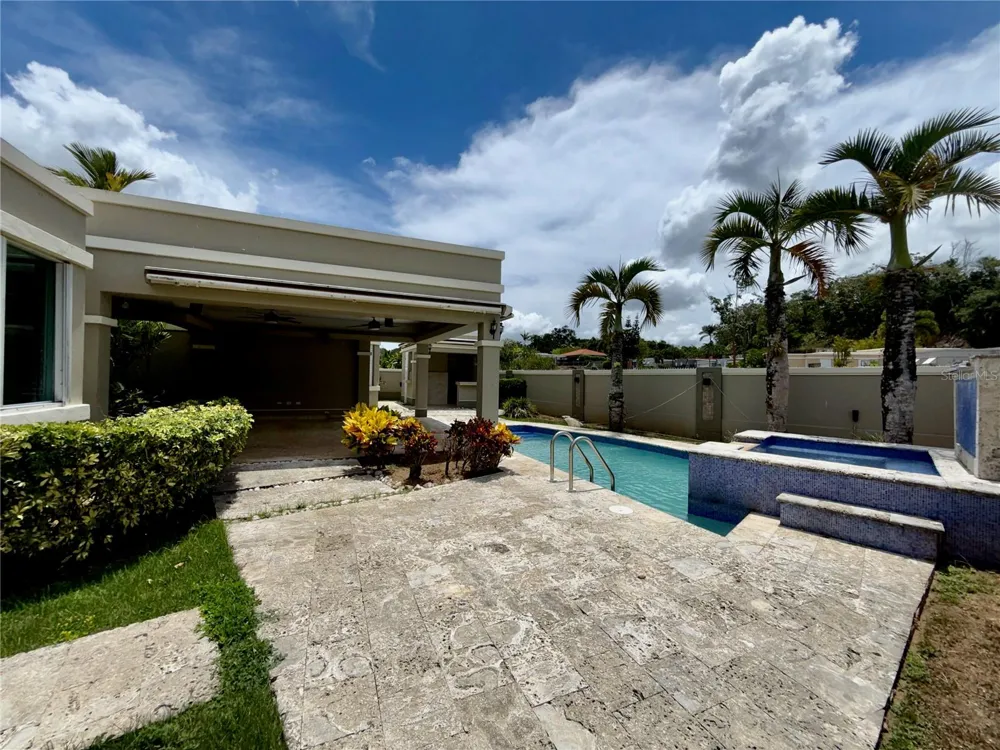 834 CALLE 3 #B13 Guaynabo, PR 00971
