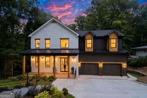 132 Lakeshore DR NE