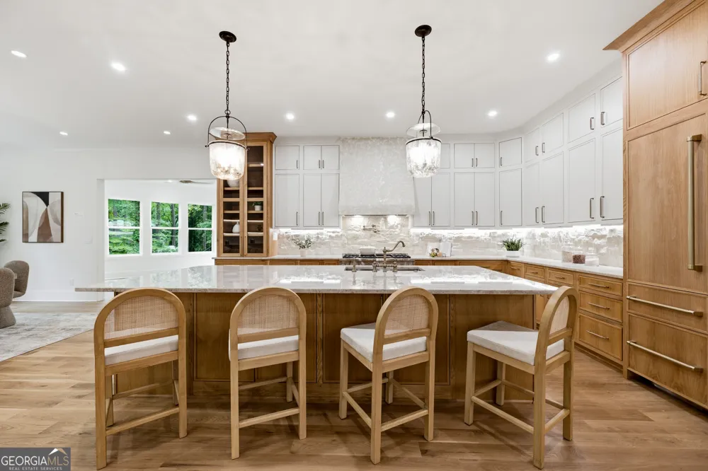 132 Lakeshore DR NE Marietta, GA 30067