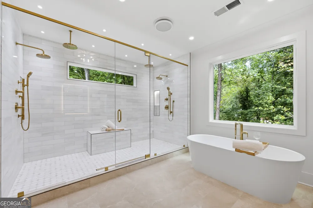 132 Lakeshore DR NE Marietta, GA 30067