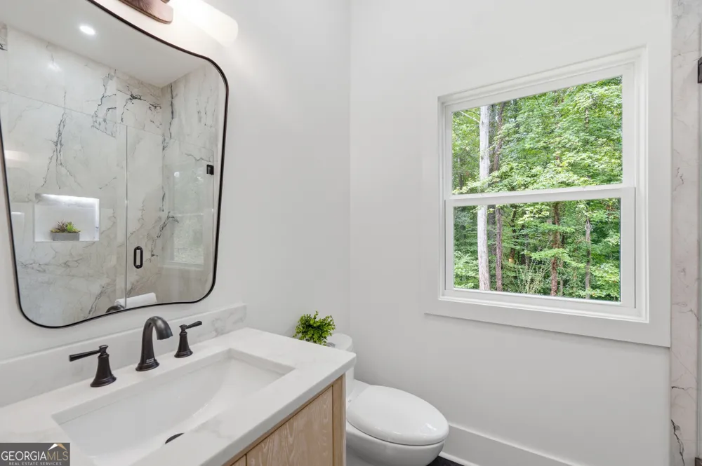 132 Lakeshore DR NE Marietta, GA 30067