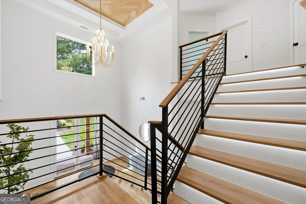132 Lakeshore DR NE Marietta, GA 30067