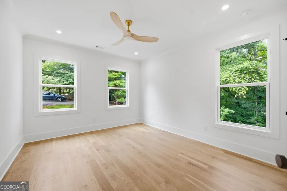 132 Lakeshore DR NE Marietta, GA 30067