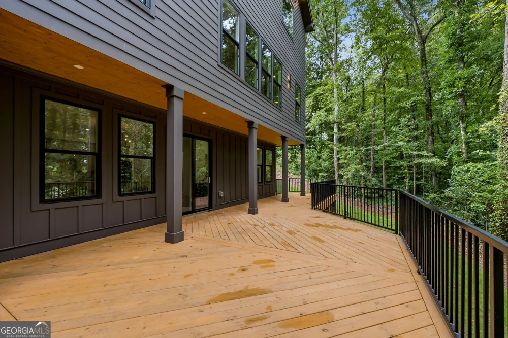 132 Lakeshore DR NE Marietta, GA 30067
