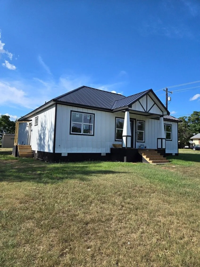 1525 Waco Street Gonzales, TX 78629