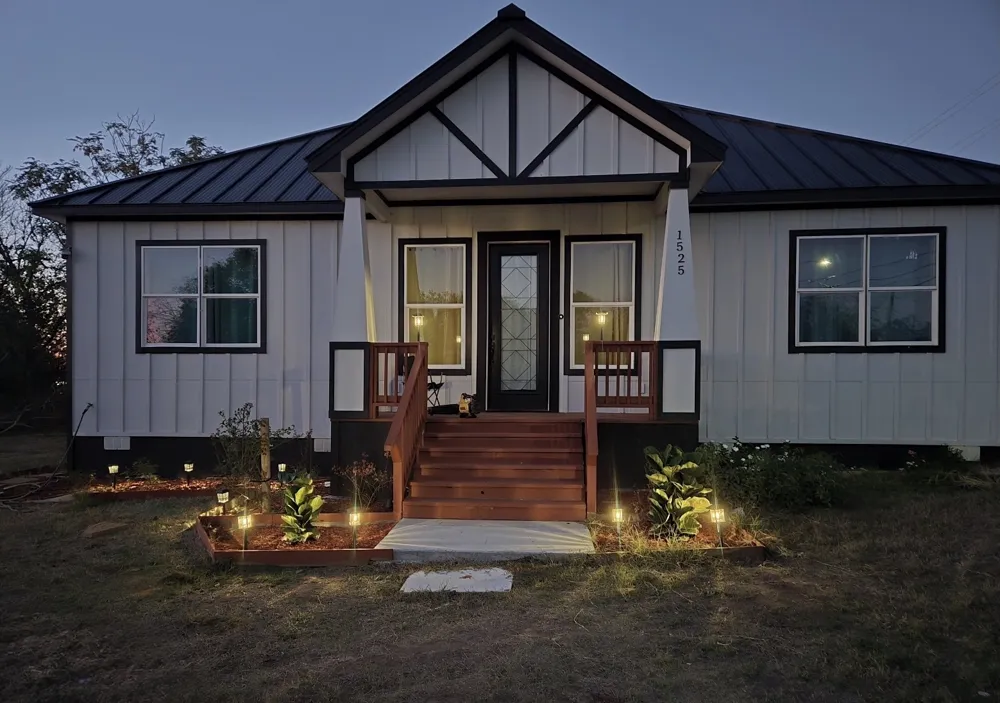 1525 Waco Street Gonzales, TX 78629