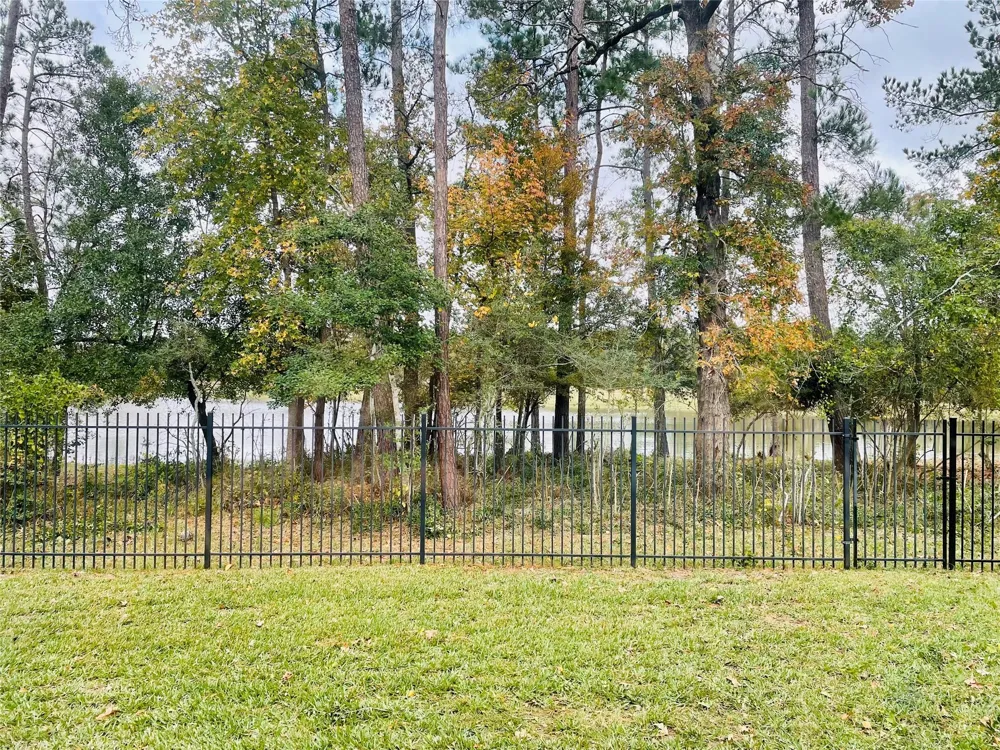 66 E Heritage Mill Circle Tomball, TX 77375