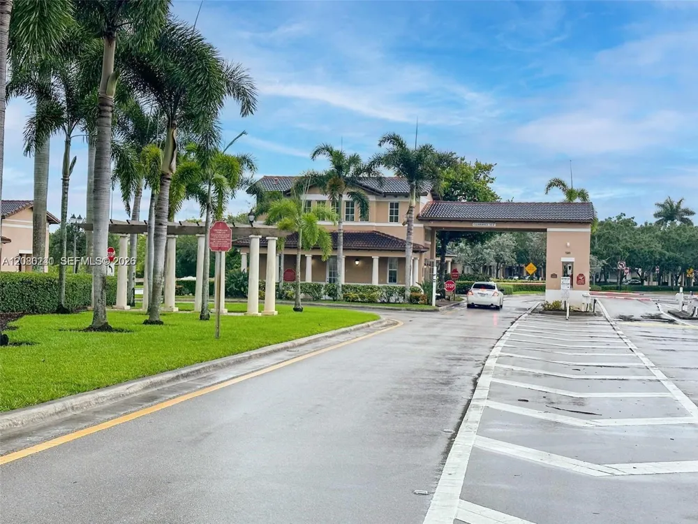 634 SW 147th Ave #634 Pembroke Pines, FL 33027