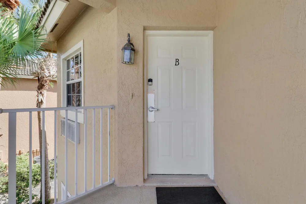 8389 Mulligan Circle Port St. Lucie, FL 34986