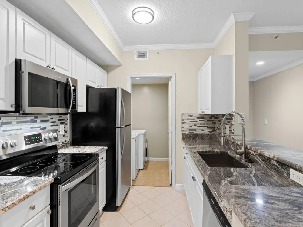 5095 FAIRWAYS CIRCLE #I105 Vero Beach, FL 32967