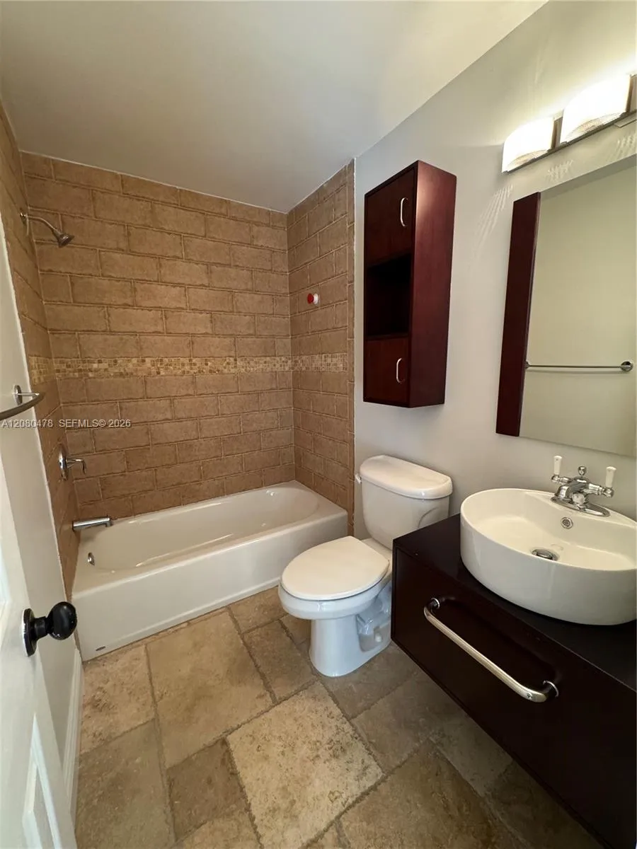 4702 SW 67th Ave #O5 Miami, FL 33155