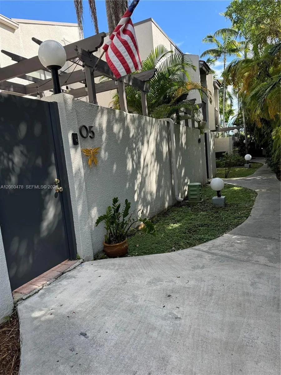 4702 SW 67th Ave #O5 Miami, FL 33155