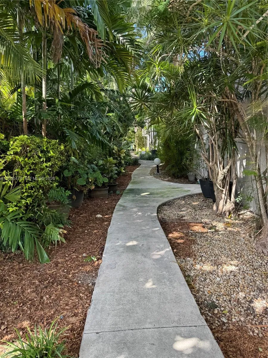 4702 SW 67th Ave #O5 Miami, FL 33155