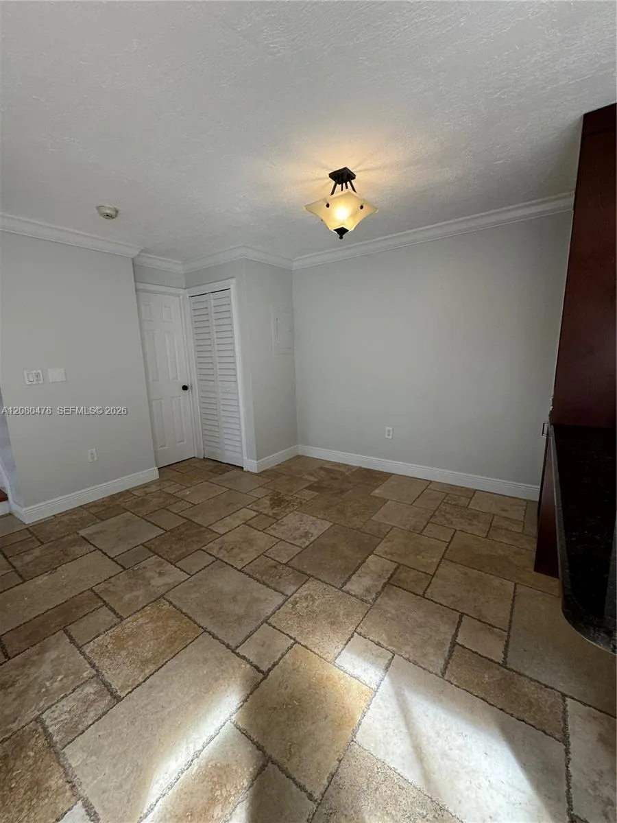 4702 SW 67th Ave #O5 Miami, FL 33155