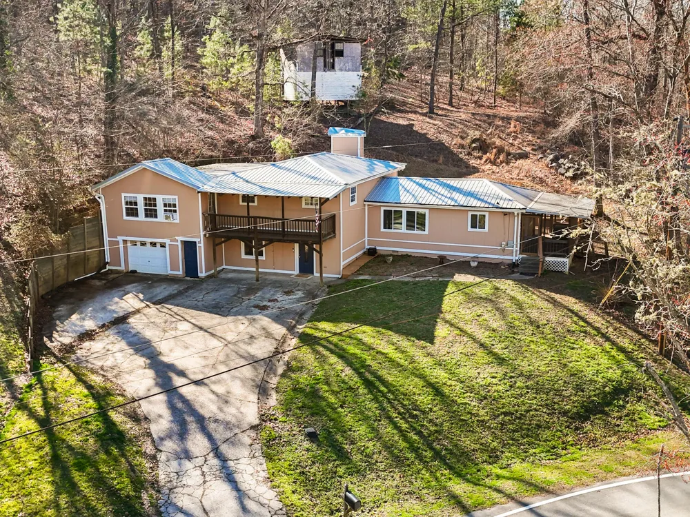 16127 Lakewood Drive Sale Creek, TN 37373