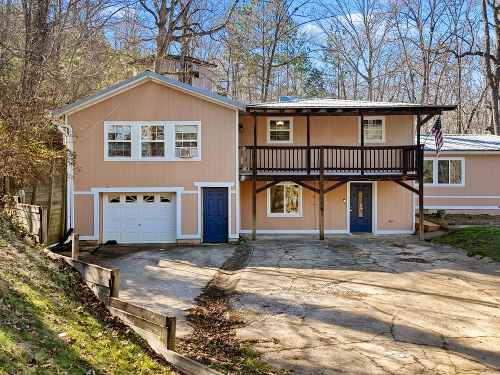 16127 Lakewood Drive Sale Creek, TN 37373