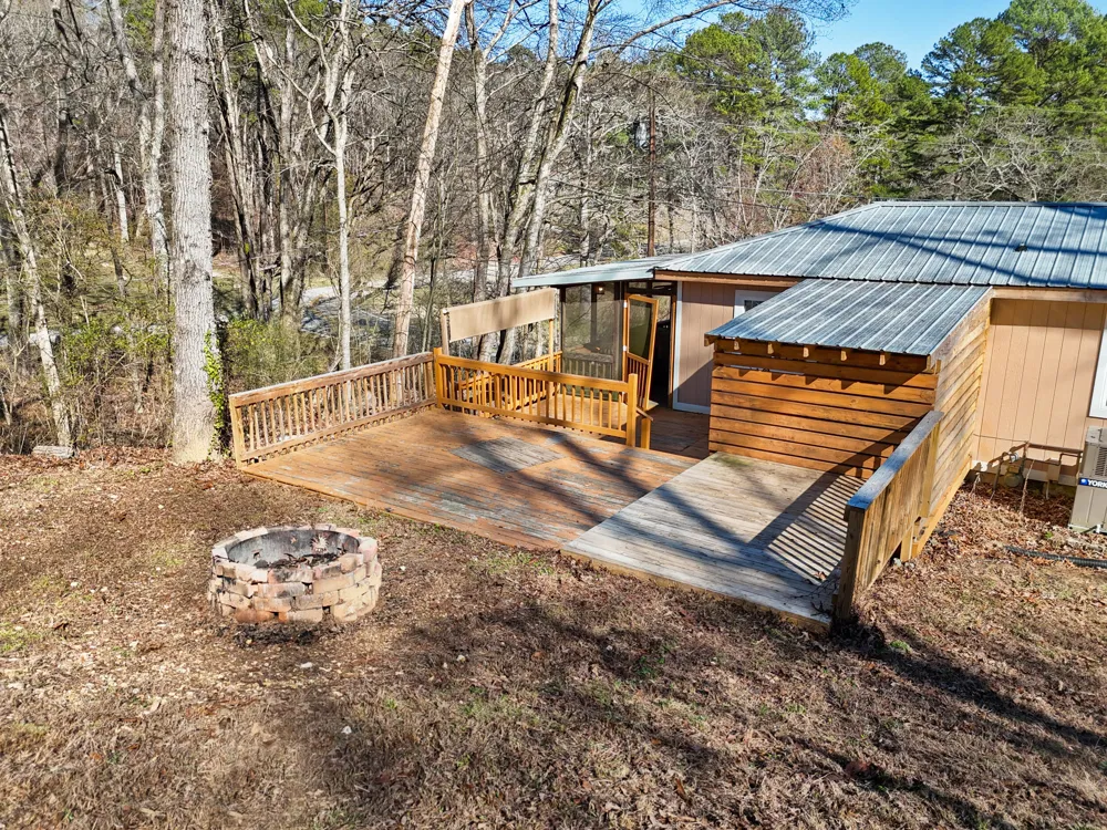 16127 Lakewood Drive Sale Creek, TN 37373