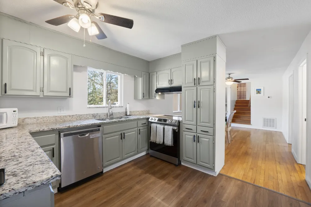 16127 Lakewood Drive Sale Creek, TN 37373