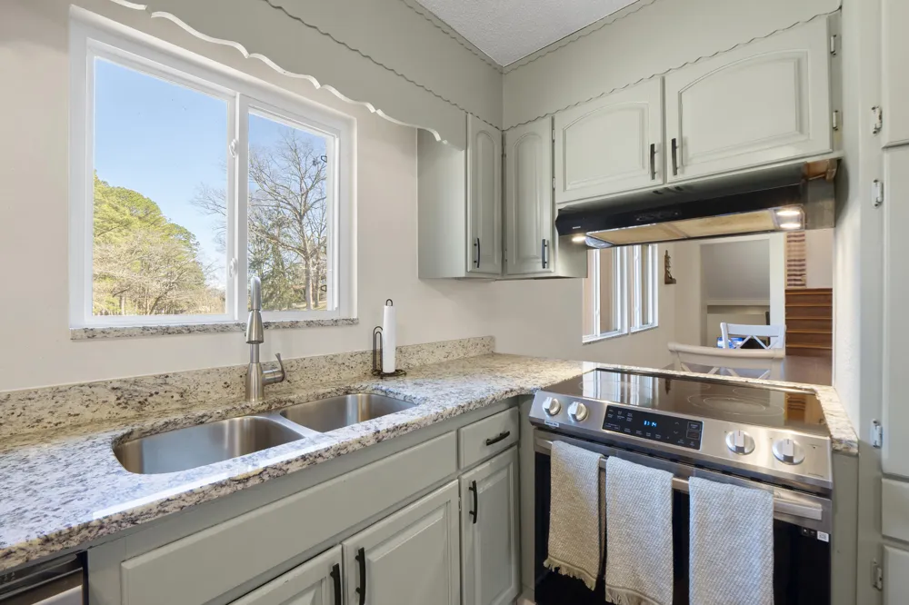 16127 Lakewood Drive Sale Creek, TN 37373