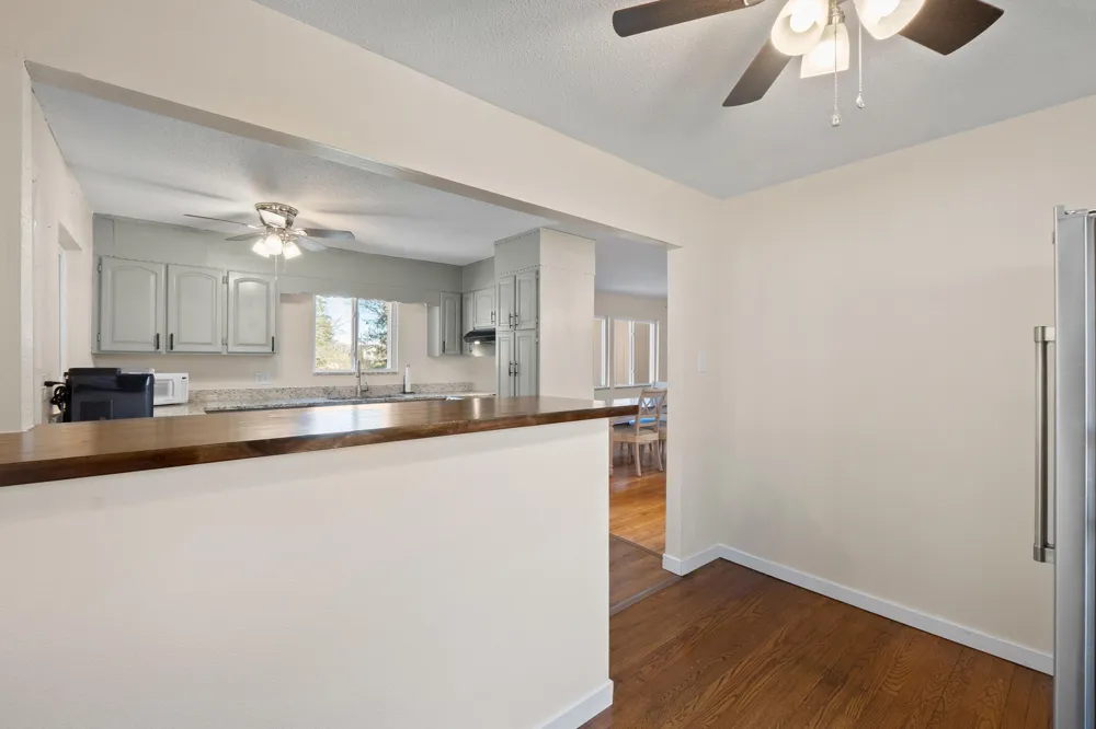 16127 Lakewood Drive Sale Creek, TN 37373