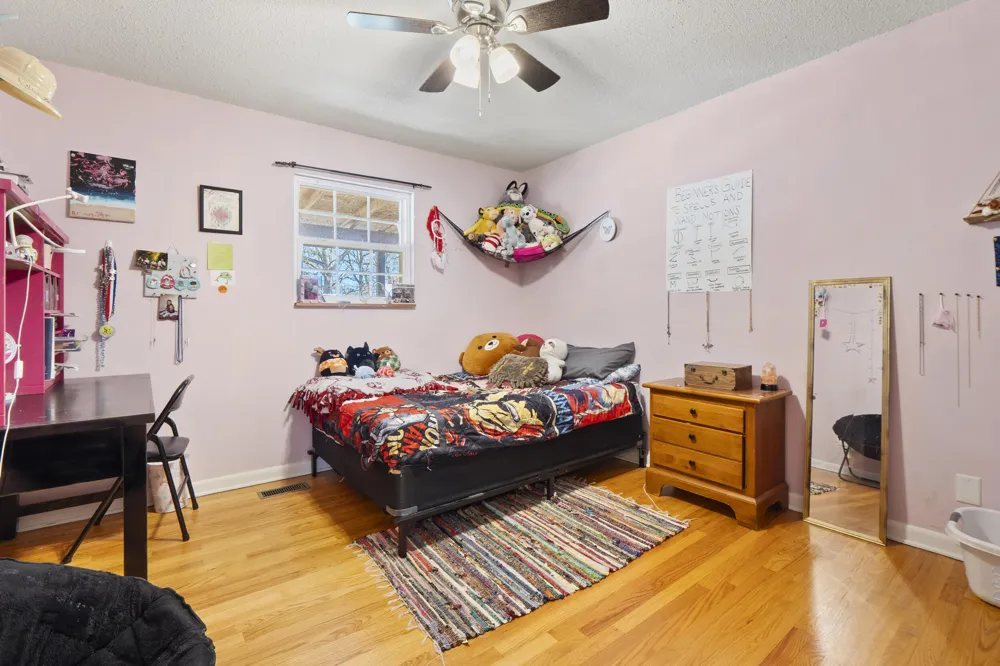 16127 Lakewood Drive Sale Creek, TN 37373