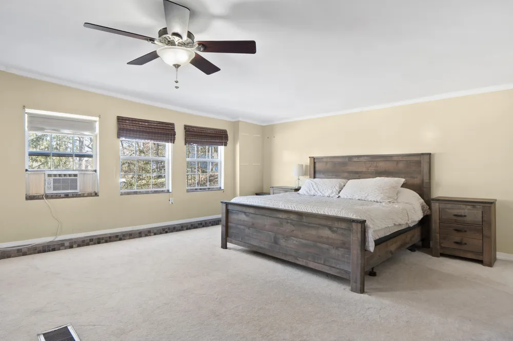 16127 Lakewood Drive Sale Creek, TN 37373