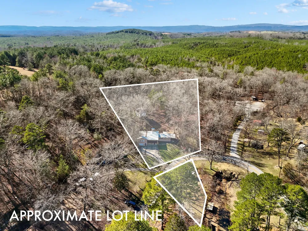 16127 Lakewood Drive Sale Creek, TN 37373