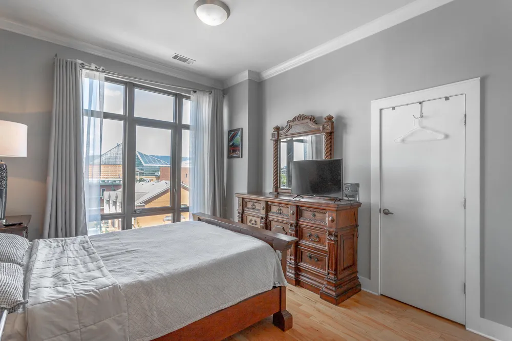 129 Walnut Street Chattanooga, TN 37403