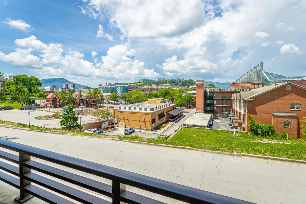 129 Walnut Street Chattanooga, TN 37403
