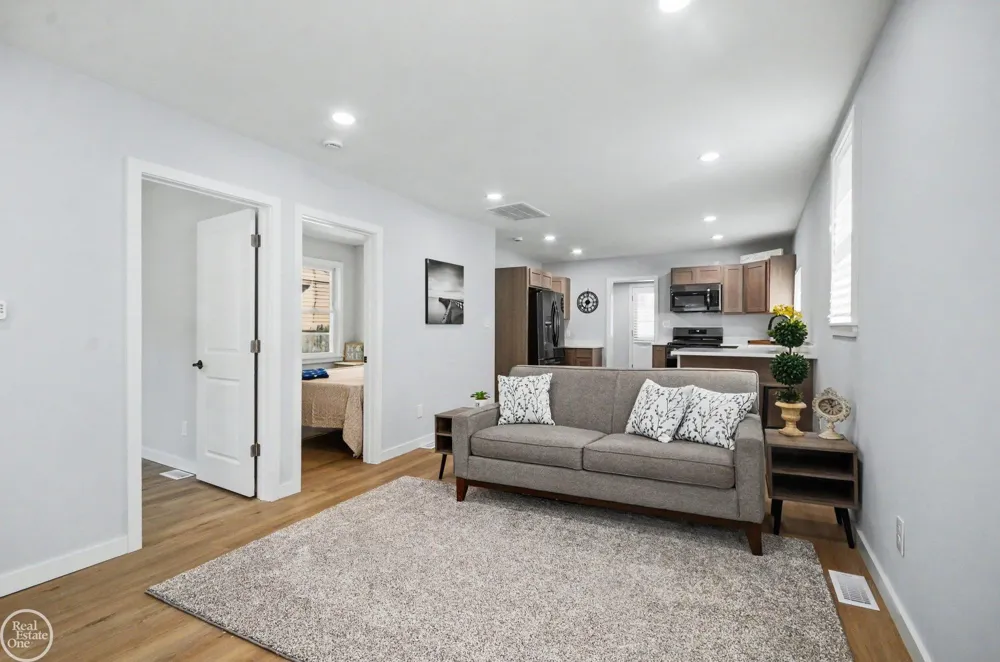 20925 Ridgemont Street Harper Woods City, MI 48225
