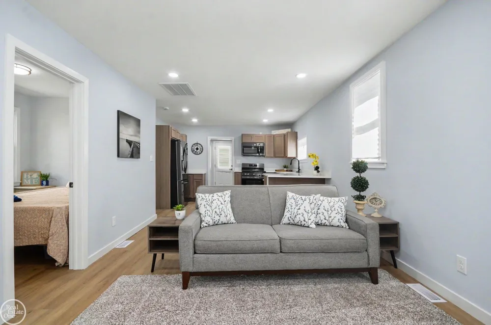 20925 Ridgemont Street Harper Woods City, MI 48225