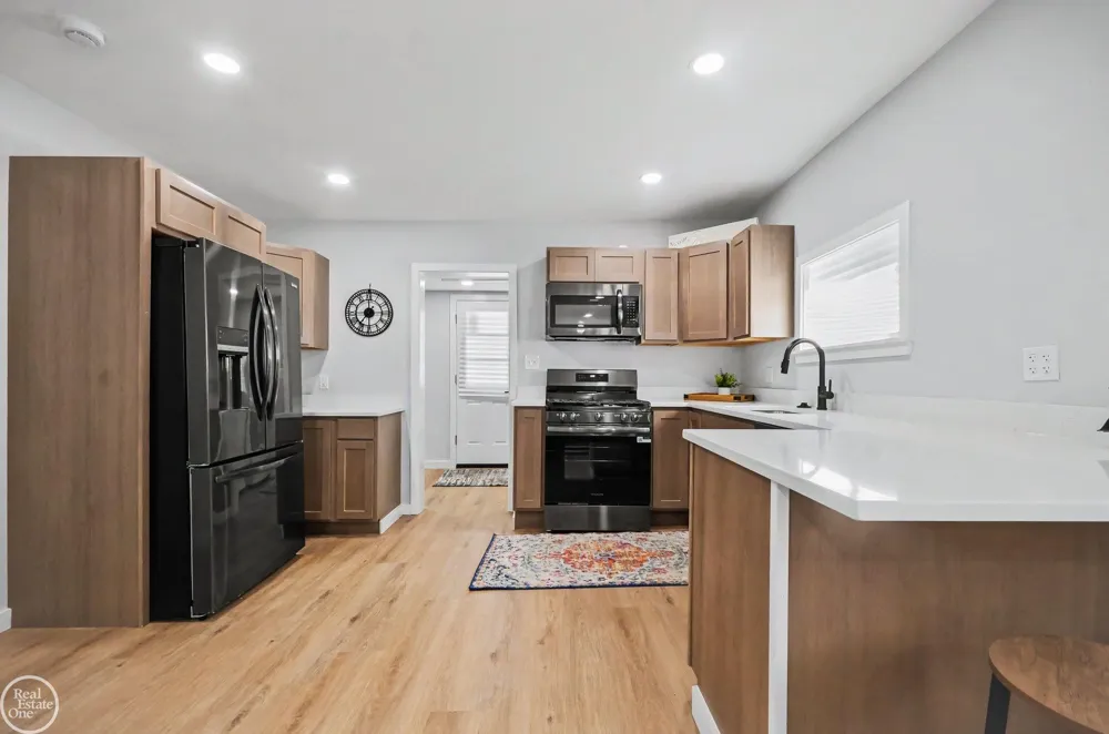20925 Ridgemont Street Harper Woods City, MI 48225