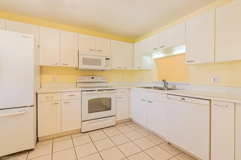 7768 Jewel Lane #102 Naples, FL 34109