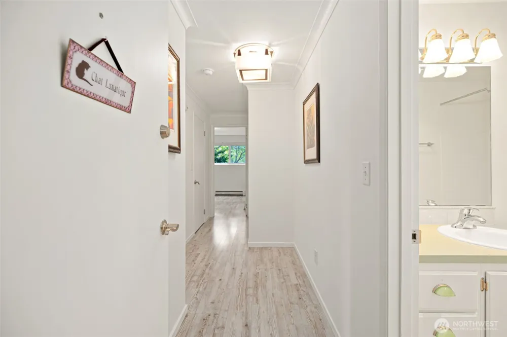 914 6th Avenue #201 Seattle, WA 98109