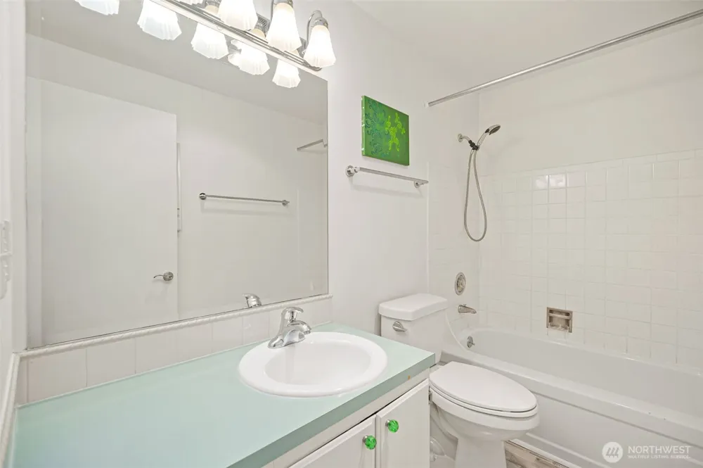 914 6th Avenue #201 Seattle, WA 98109