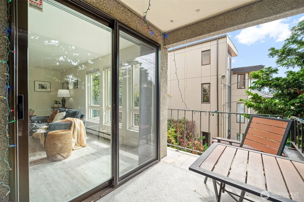 914 6th Avenue #201 Seattle, WA 98109