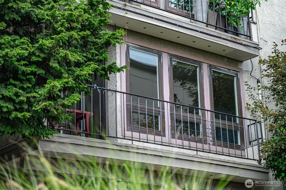 914 6th Avenue #201 Seattle, WA 98109