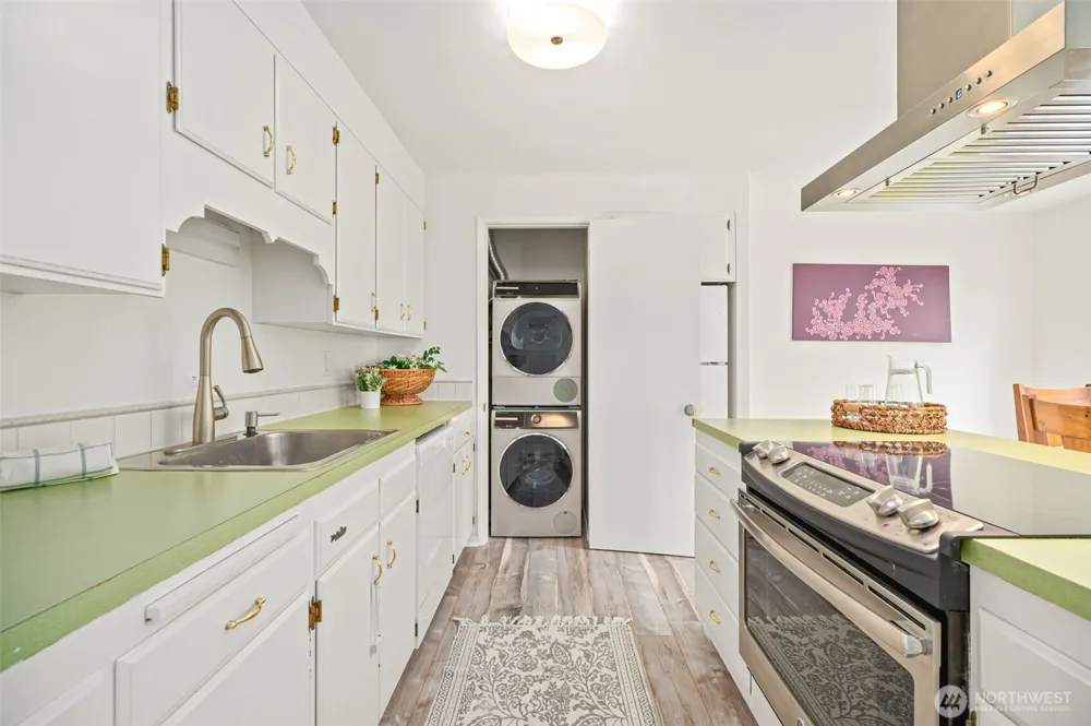 914 6th Avenue #201 Seattle, WA 98109
