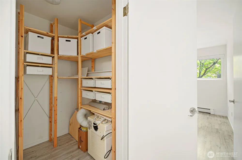 914 6th Avenue #201 Seattle, WA 98109