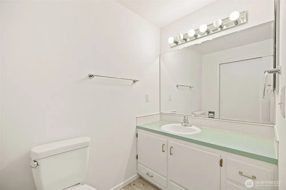 914 6th Avenue #201 Seattle, WA 98109