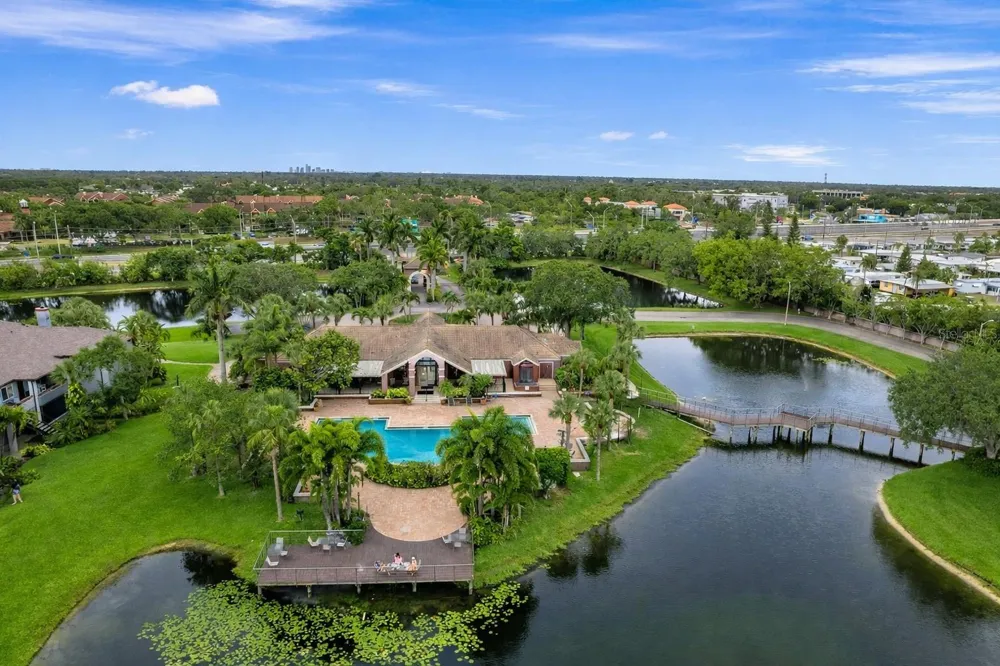 10263 GANDY BOULEVARD #205 St Petersburg, FL 33702