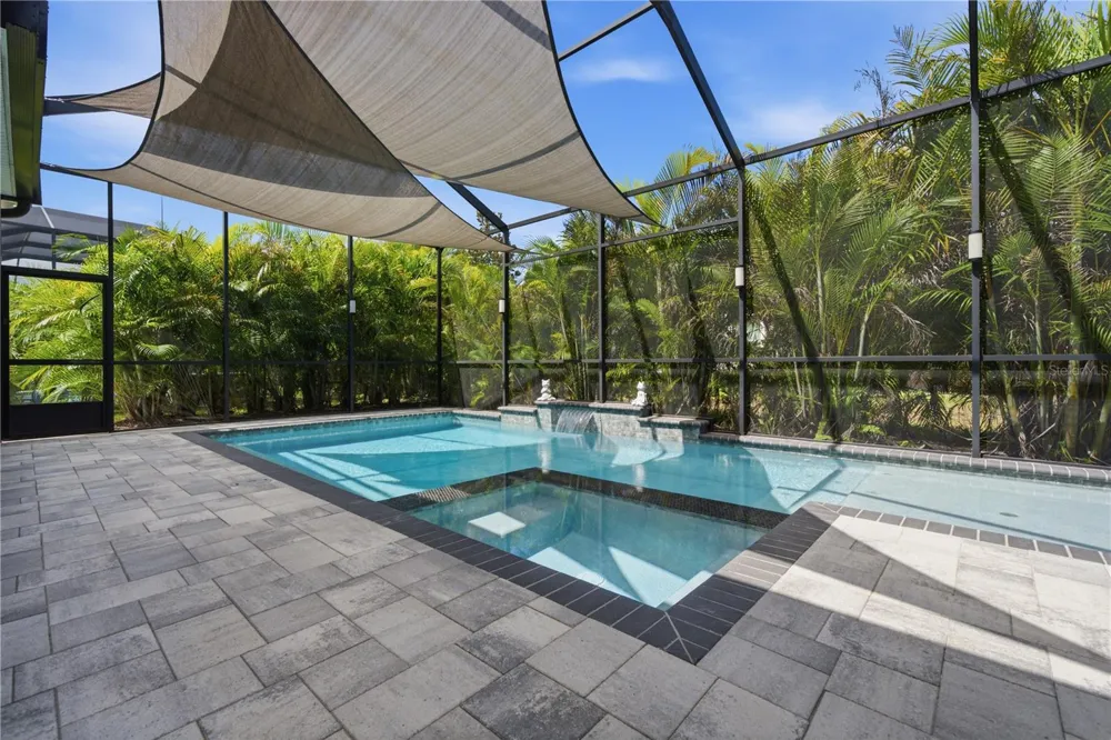 7720 PARADISO DRIVE Apollo Beach, FL 33572